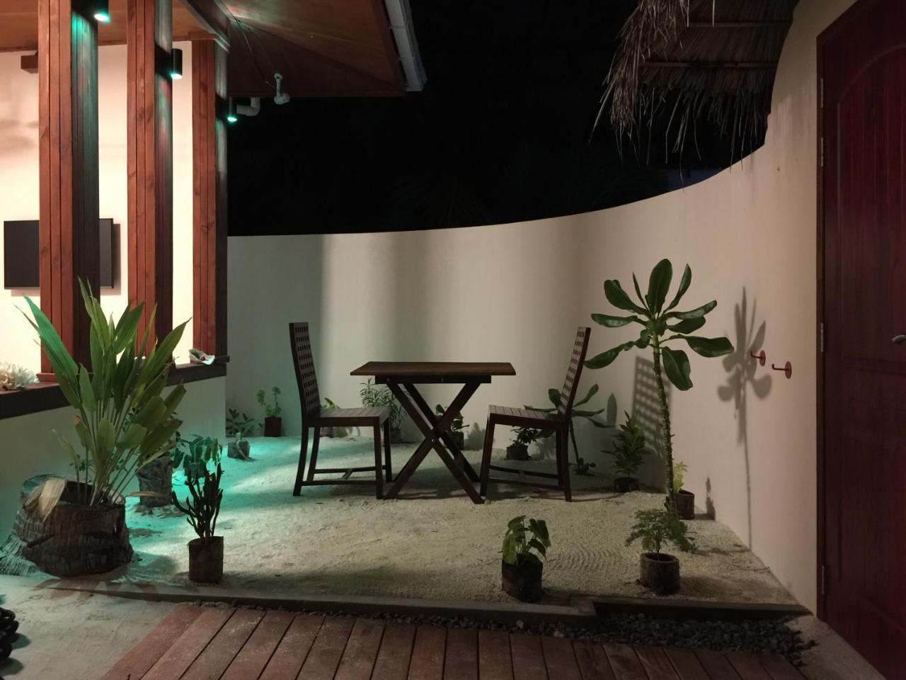 Noomuraka Inn Omadhoo Esterno foto